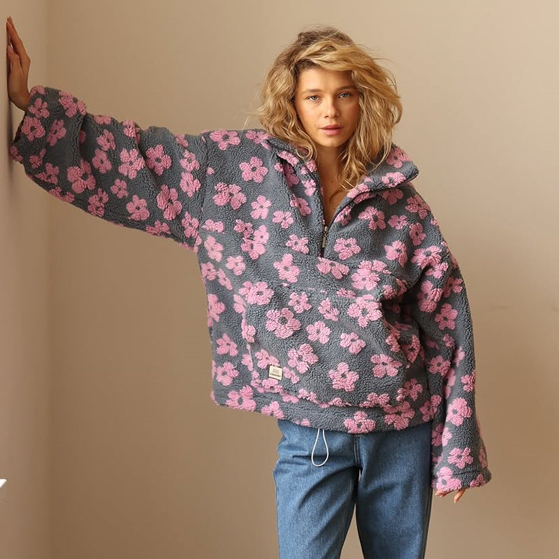 Blomsteret fleecejakke – varme med personlighed