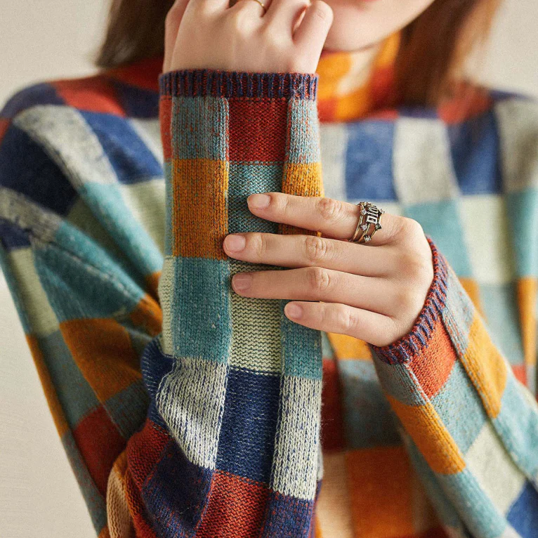 Karo-Pullover – Legesyg elegance med dristig stil