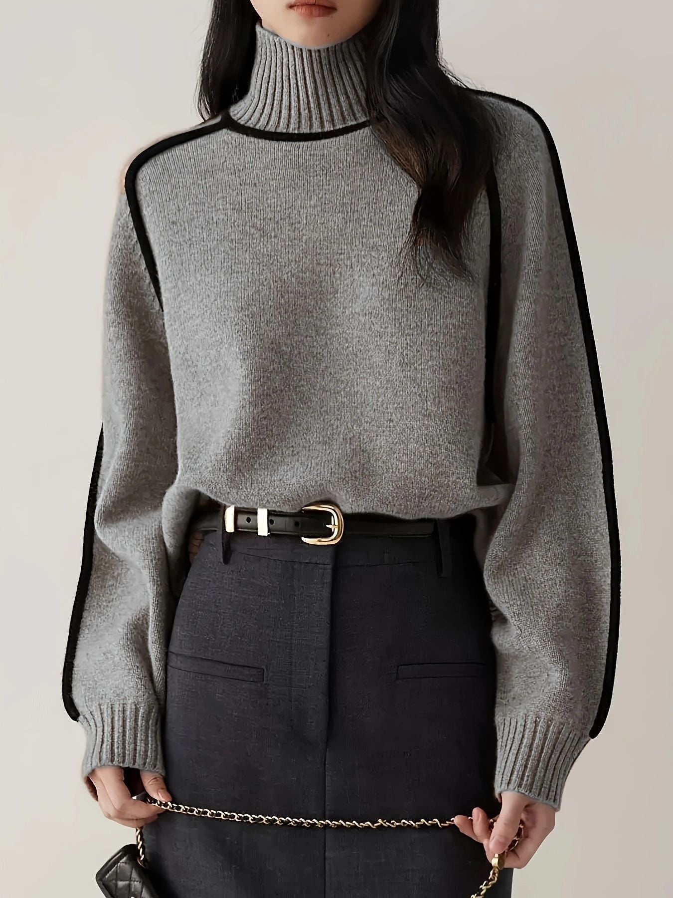 Elegant rullekravebluse – Raffineret stil med moderne selvtillid